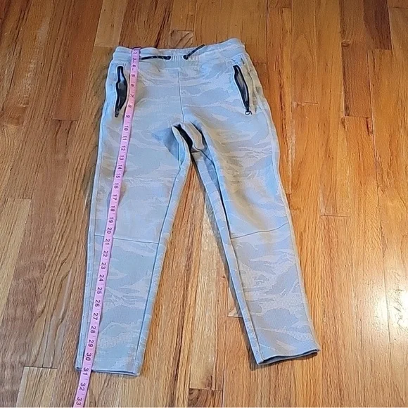 GapFit Boy's Tech Joggers - Picture 3 of 4
